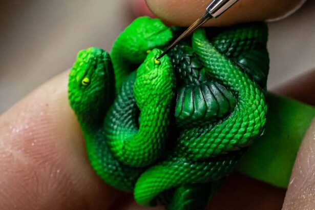 Razer has introduced a very limited hand-painted snake keycap, and it’s so detailed you can make out each scale