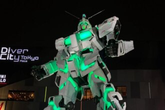 Emotional Fans Bid Farewell to Tokyo’s Life‑Sized Gundam